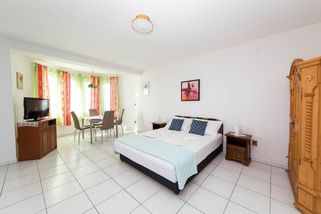 Apartmani Kovac Crikvenica Exterior foto